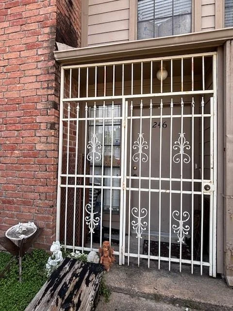 Unit for sale at 10501 South Drive, Houston, TX 77099