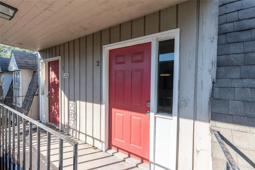 Unit for sale at 2601 Marilee Lane, Houston, TX 77057