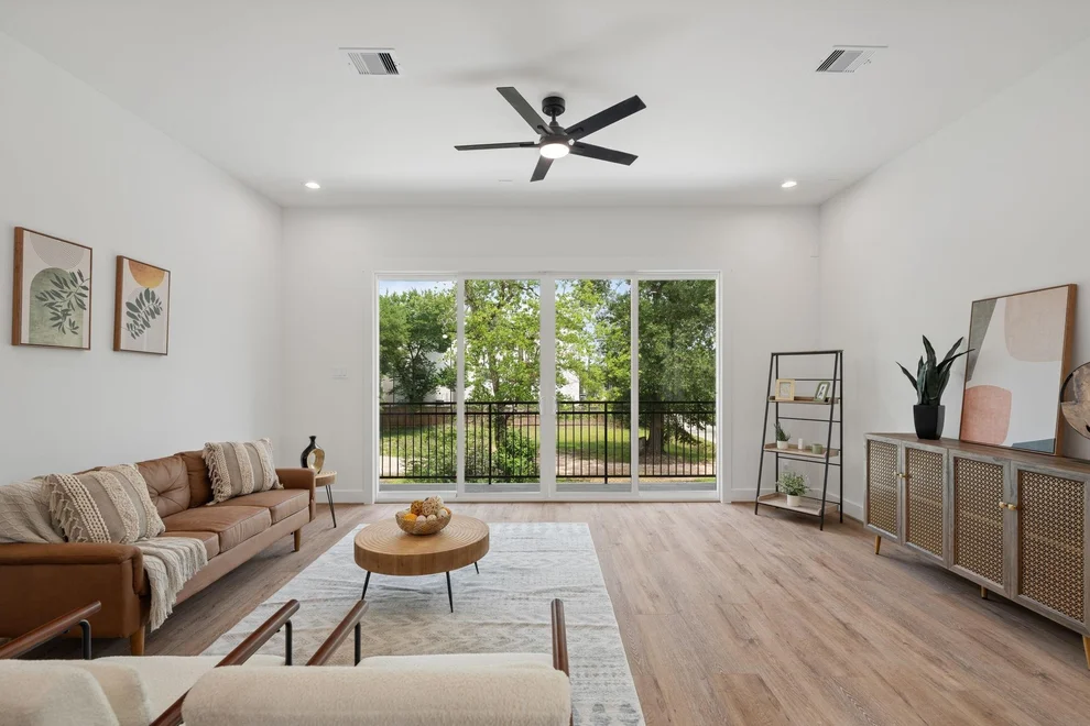 Unit for sale at 826 Curtin Street, Houston, TX 77018
