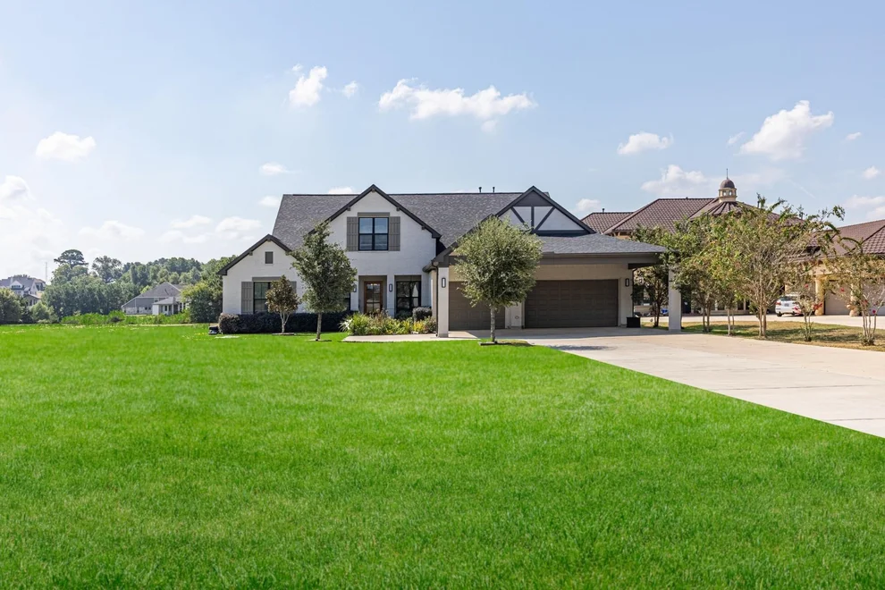 Unit for sale at 11705 Grandview Drive, Montgomery, TX 77356