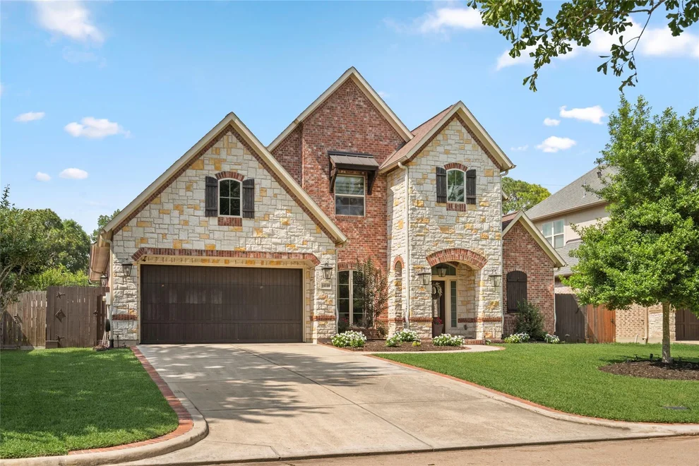 Unit for sale at 14110 Woodthorpe Lane, Houston, TX 77079