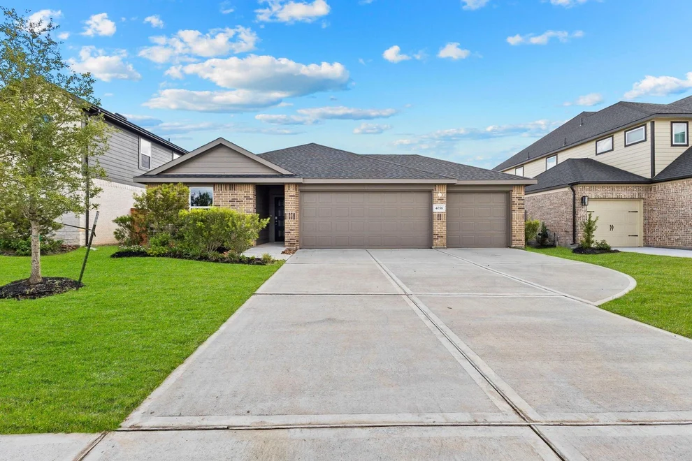 Unit for sale at 4036 Sun Burst Lane, Brookshire, TX 77423