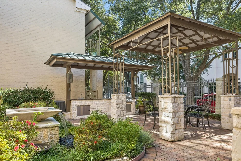 Unit for sale at 2700 Revere St, Houston, TX 77098