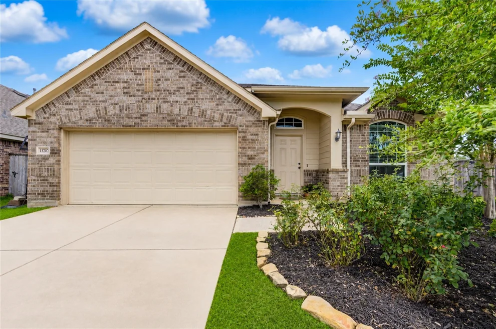 Unit for sale at 13707 Arcadia Creek Lane, Rosharon, TX 77583