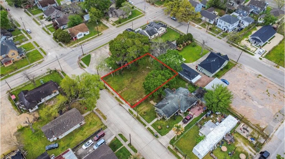 Unit for sale at 408 W Humble, Baytown, TX 77520