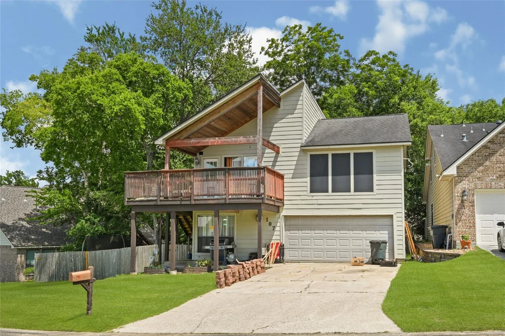 Unit for sale at 107 Harbour Town Lane, Conroe, TX 77356