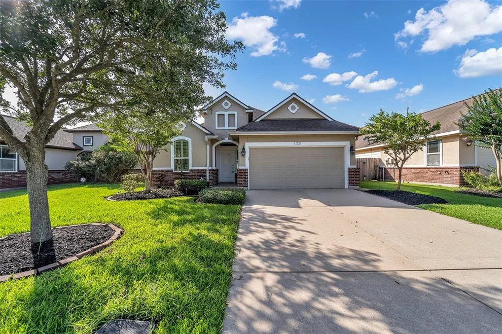 Unit for sale at 11727 Diamond Court, Mont Belvieu, TX 77535