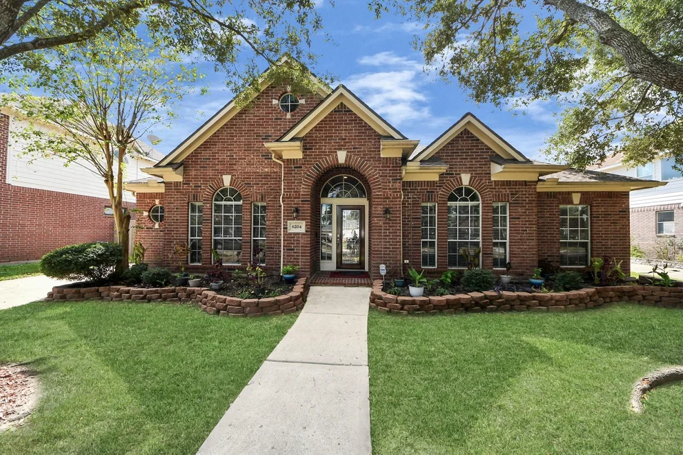 Unit for sale at 6204 Raintree Drive, Pearland, TX 77584