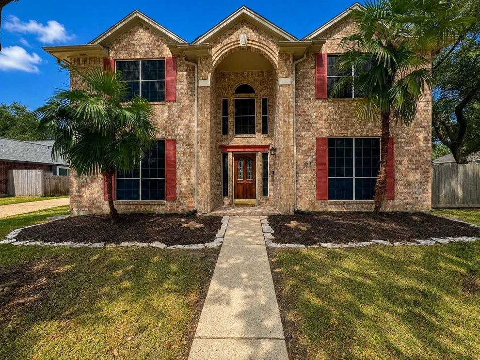 Unit for sale at 1250 Hunter Wood Drive, League City, TX 77573