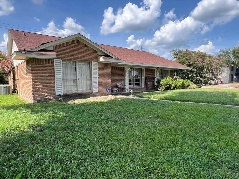 Unit for sale at 2203 Droxford Drive, Houston, TX 77008