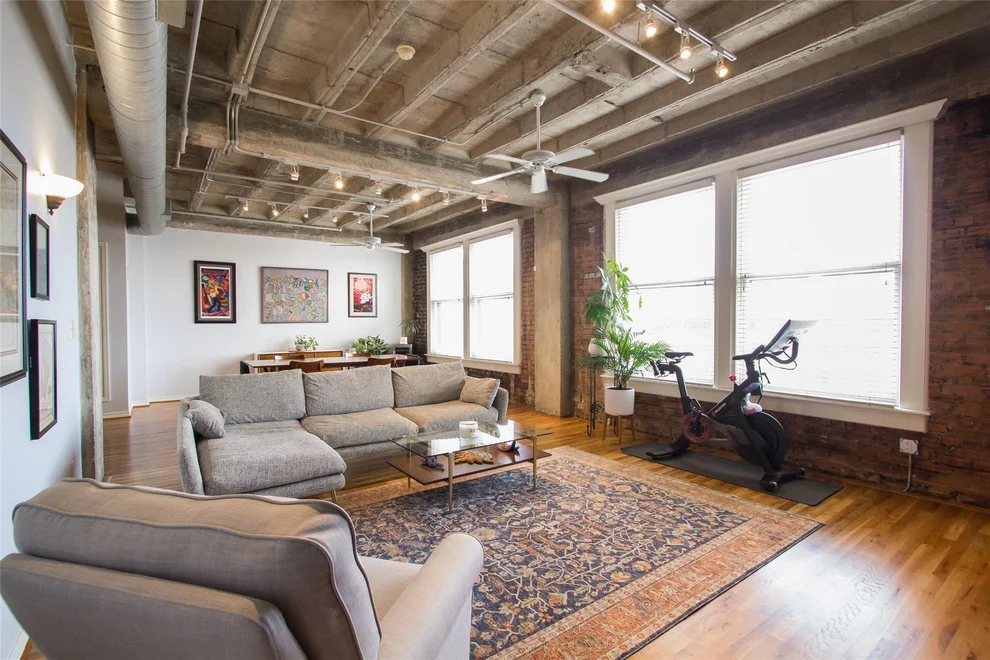 Unit for sale at 201 Main Street, Houston, TX 77002