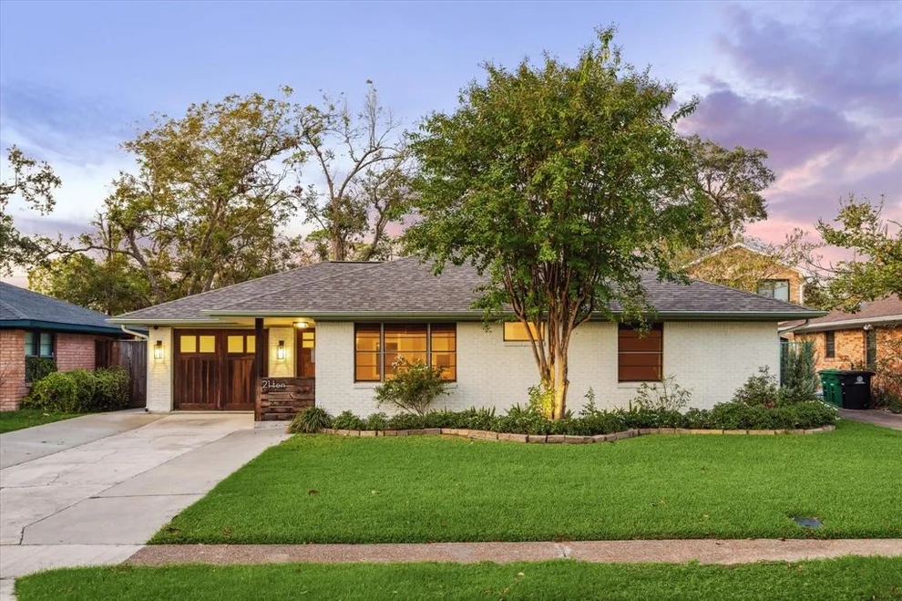 Unit for sale at 2110 Lamonte Lane, Houston, TX 77018