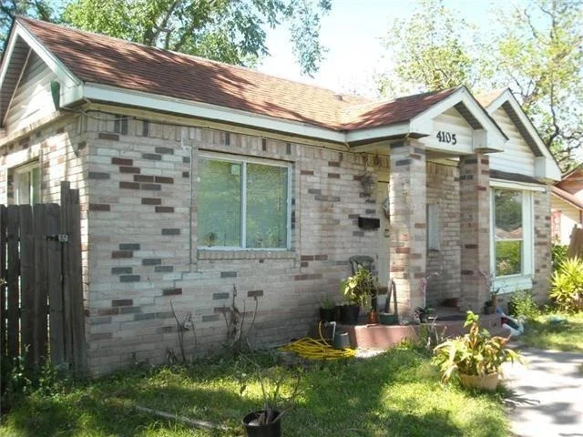 Unit for sale at 4105 Hirsch Road, Houston, TX 77026