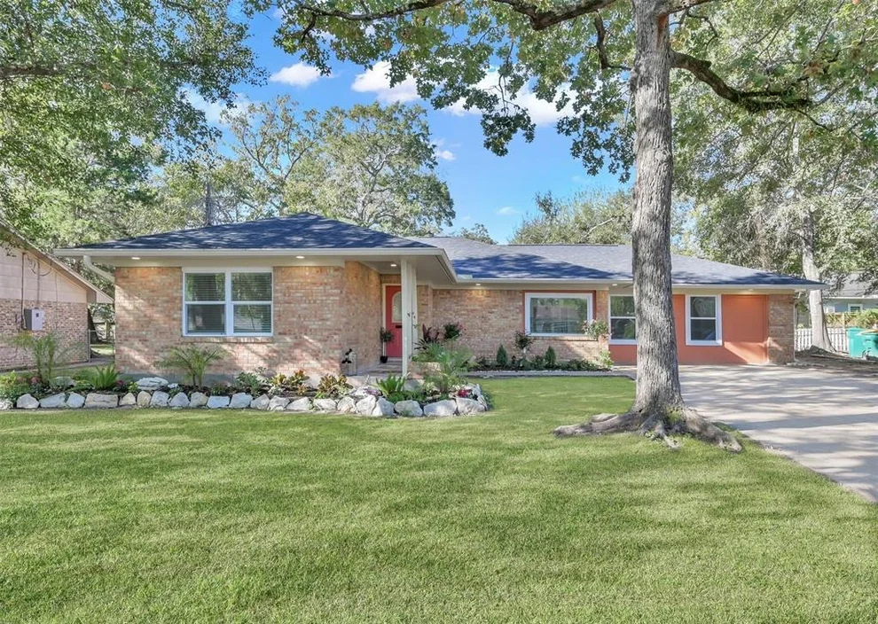 Unit for sale at 1711 N Thompson Street, Conroe, TX 77301