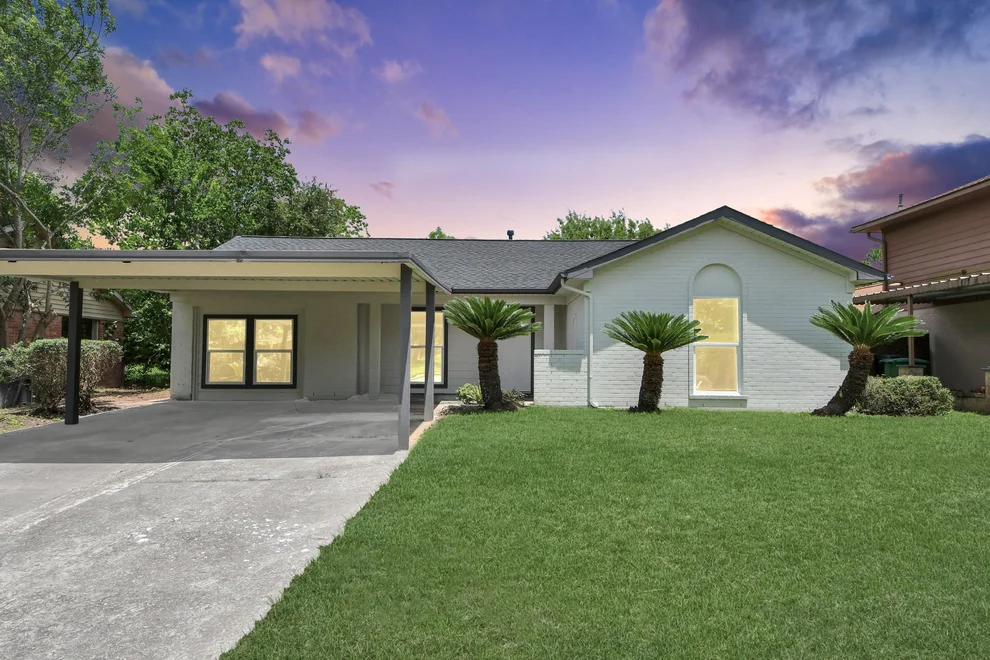 Unit for sale at 11823 Leitrim Way, Houston, TX 77047