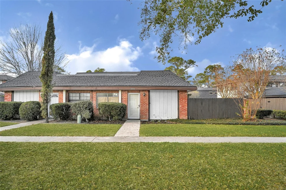 Unit for sale at 12040 Mighty Oak Drive, Houston, TX 77066