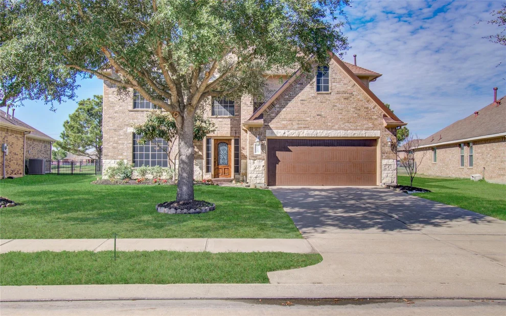 Unit for sale at 8427 E Windhaven Terrace Trail, Cypress, TX 77433