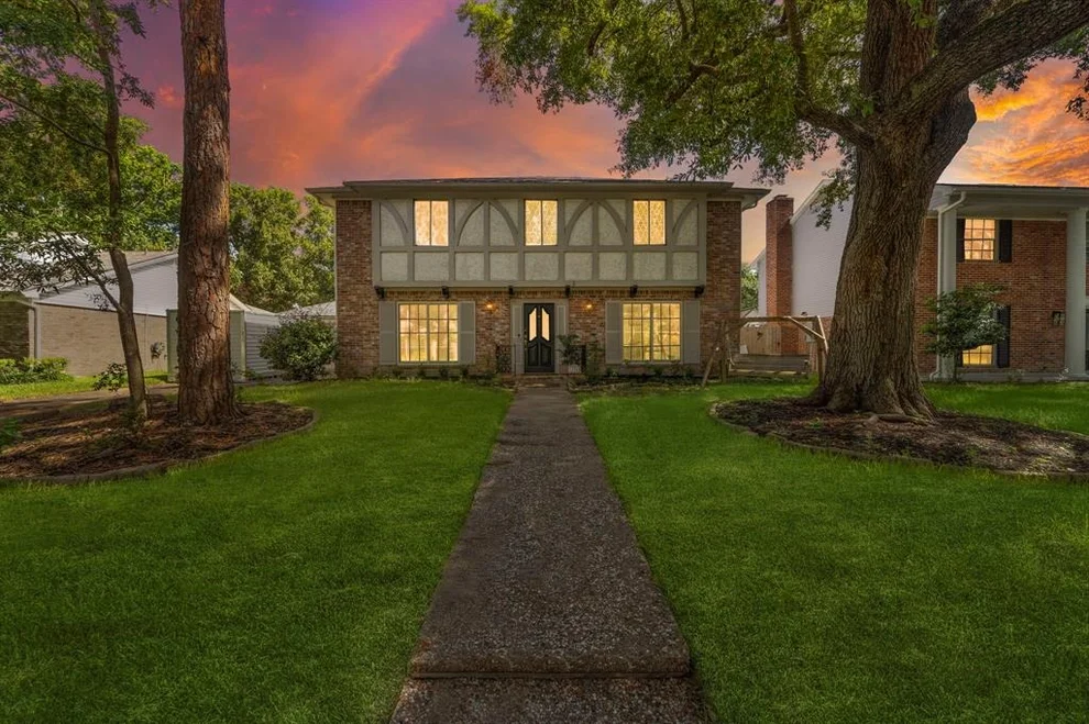 Unit for sale at 1506 Ashford Hollow Ln Lane, Houston, TX 77077
