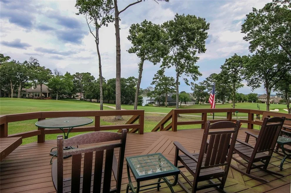 Unit for sale at 107 Edgewood Drive, Montgomery, TX 77356