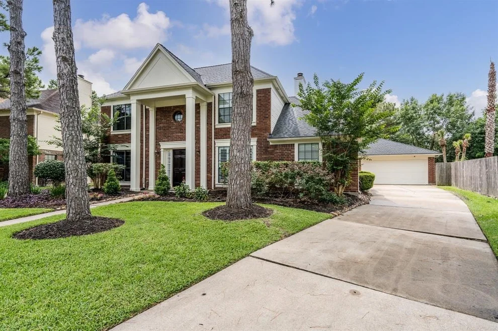 Unit for sale at 17211 Meadow Heights Drive, Houston, TX 77095