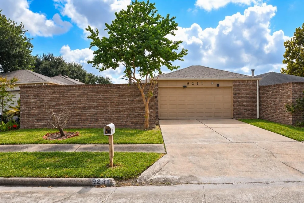 Unit for sale at 9231 Homeland Drive, Houston, TX 77083