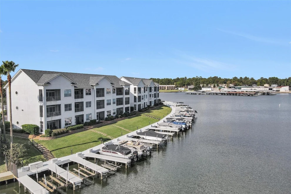 Unit for sale at 168 Lake Point Boulevard, Montgomery, TX 77356