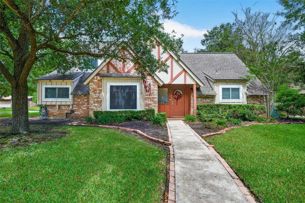 Unit for sale at 4027 Shady Springs Drive, Seabrook, TX 77586