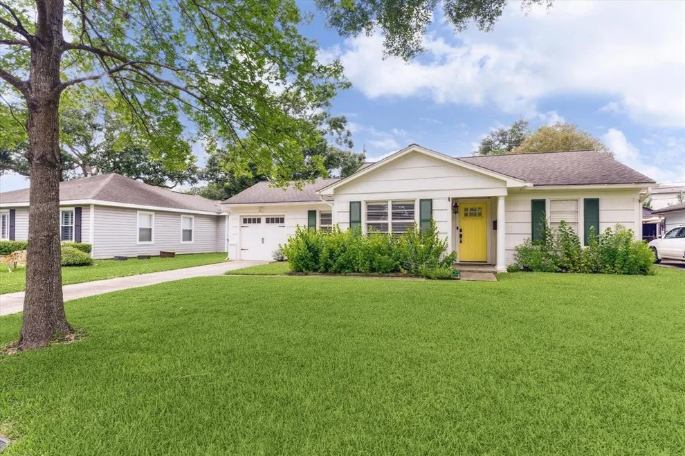 Unit for sale at 1710 Gardenia Drive, Houston, TX 77018