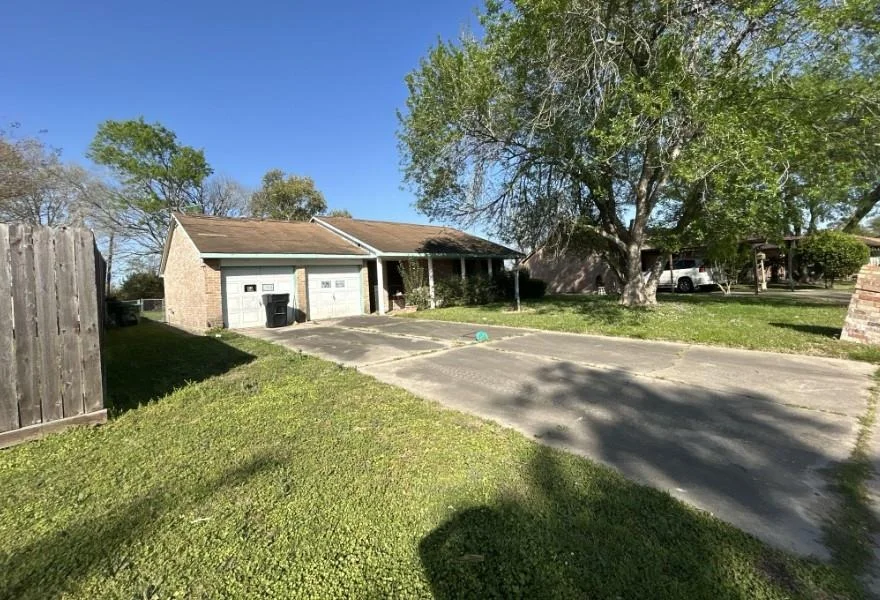 Unit for sale at 6315 Sandy Oaks Drive, Houston, TX 77050