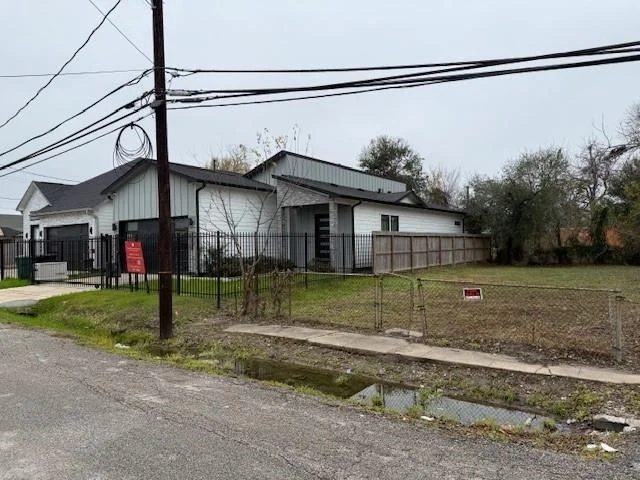 Unit for sale at 3510 Cobb Street, Houston, TX 77004