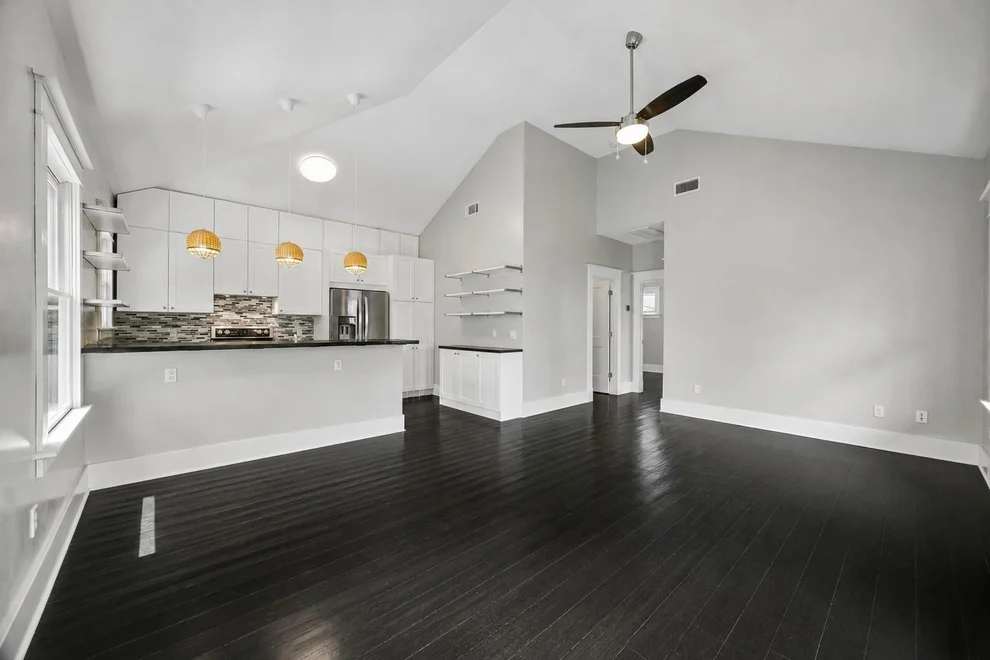 Unit for sale at 823 Cortlandt Street, Houston, TX 77007