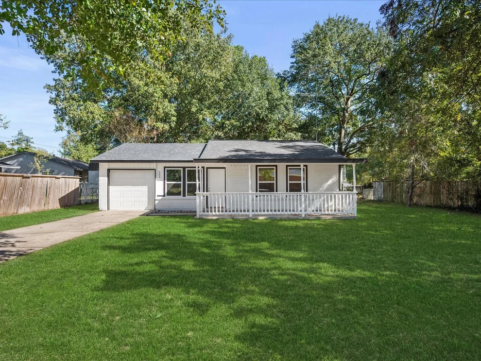 Unit for sale at 506 Worsham Street, Montgomery, TX 77316