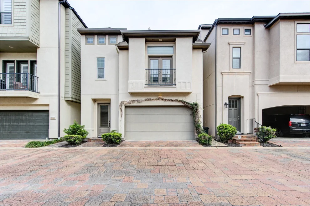 Unit for sale at 1110 Sherwood Trail, Houston, TX 77043