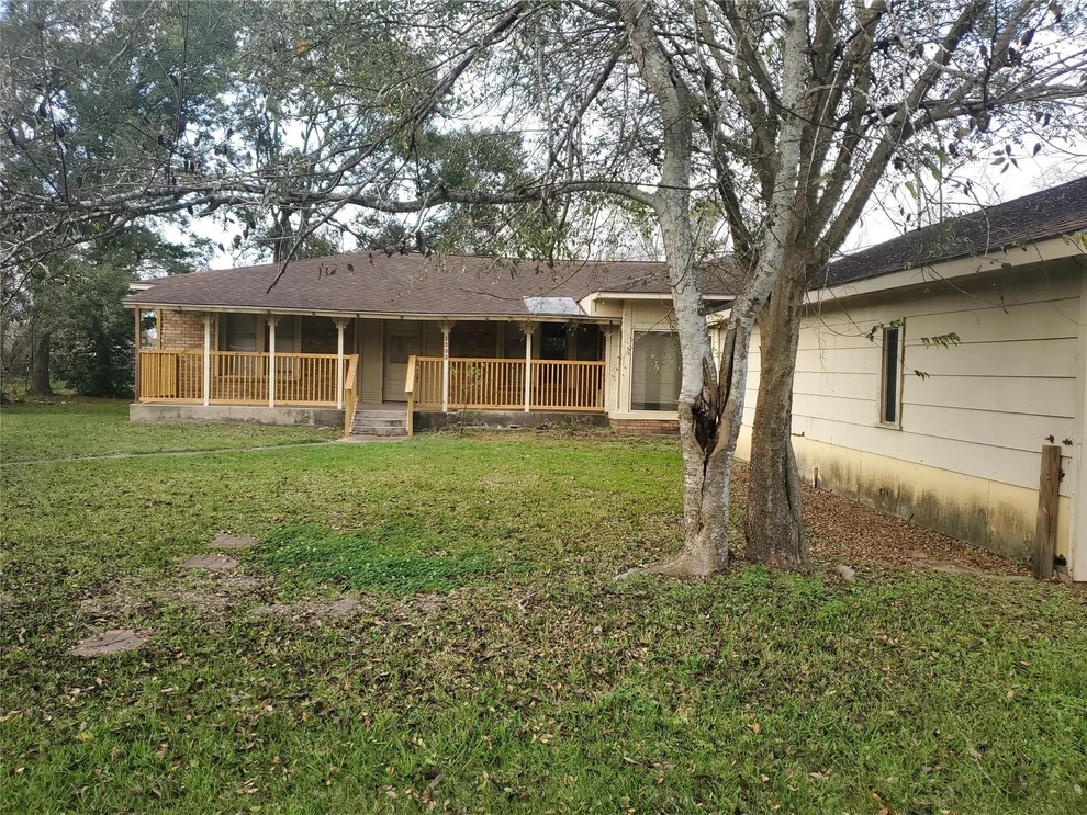 Unit for sale at 1233 Caldwell Road, Angleton, TX 77515