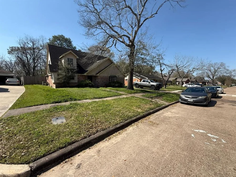 Unit for sale at 11930 Kirkway Drive, Houston, TX 77089