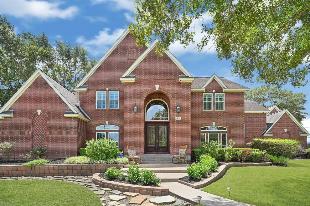 Unit for sale at 6931 Oak Knoll Drive, Richmond, TX 77406