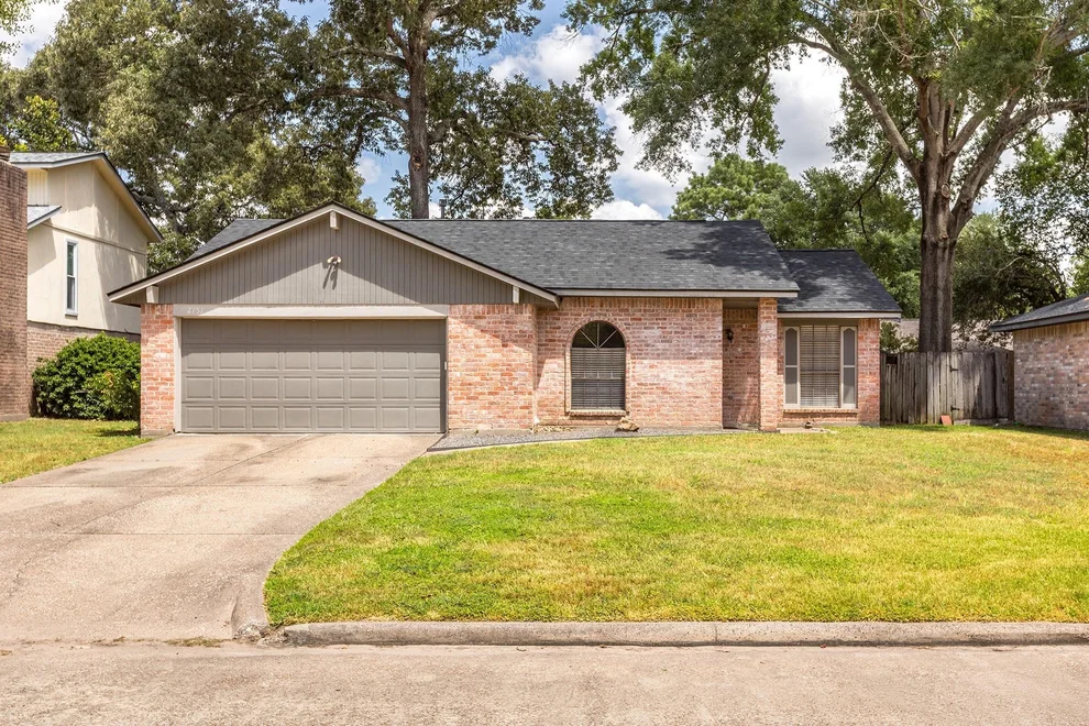 Unit for sale at 2751 Longleaf Pines Drive, Houston, TX 77339