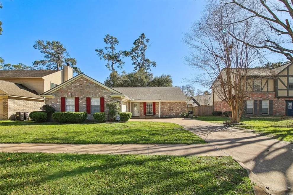 Unit for sale at 11231 Golden Ray Drive, Cypress, TX 77429