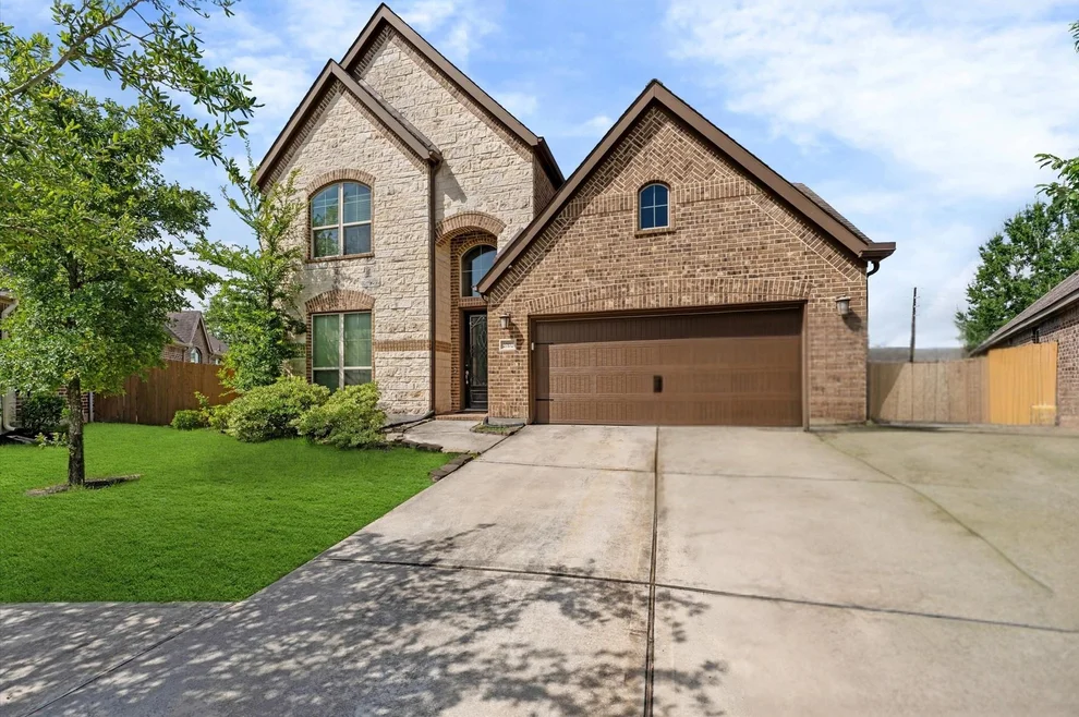 Unit for sale at 27172 Devyn Forest Lane, Spring, TX 77386
