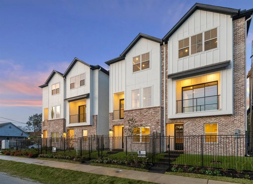 Unit for sale at 133 Eastwood Street, Houston, TX 77011