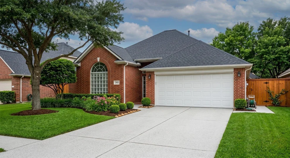 Unit for sale at 1303 S Teal Estates Circle, Fresno, TX 77545