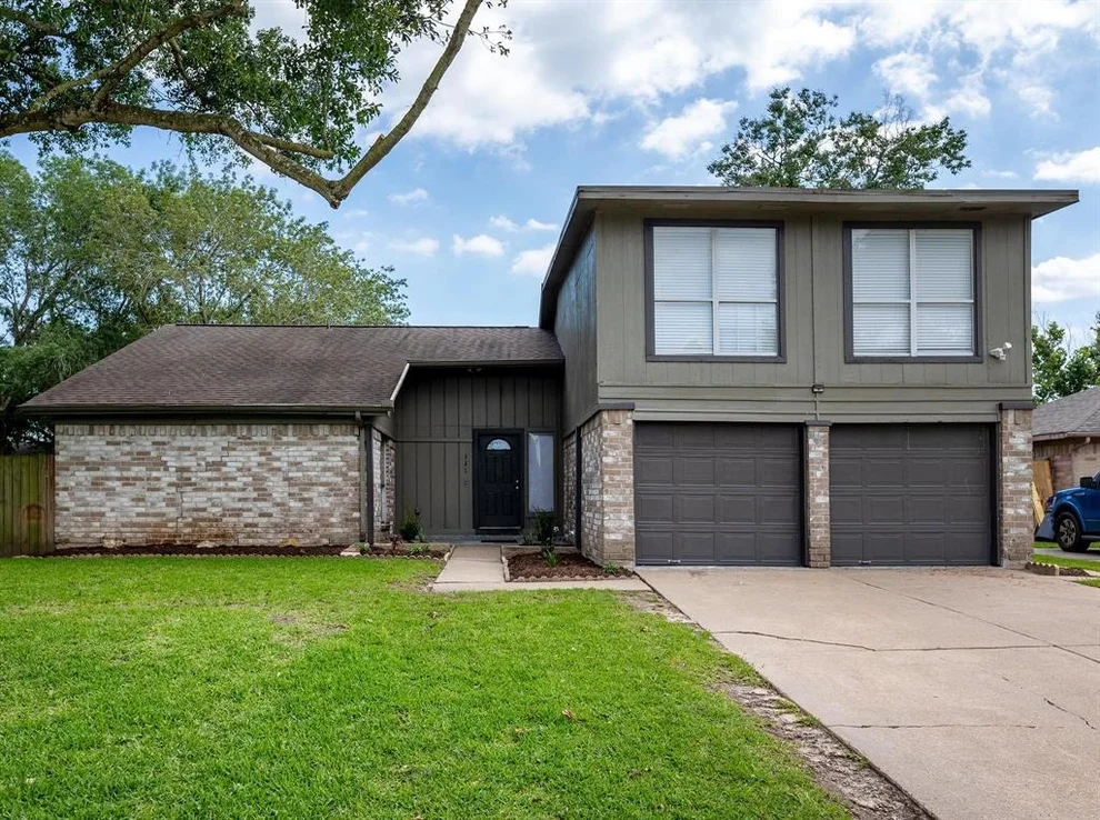 Unit for sale at 331 Windward Drive, League City, TX 77573
