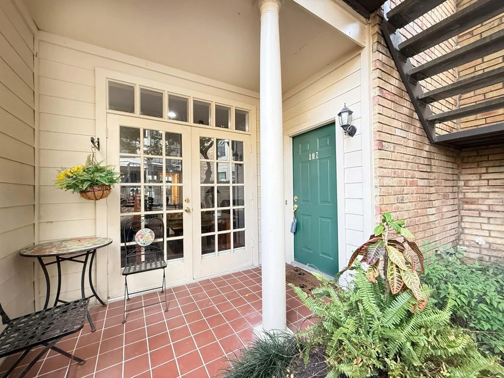 Unit for sale at 4000 Purdue Street, Houston, TX 77005