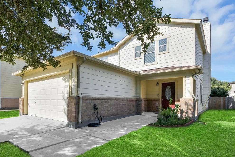 Unit for sale at 9510 Yearling Branch Dr, Houston, TX 77075