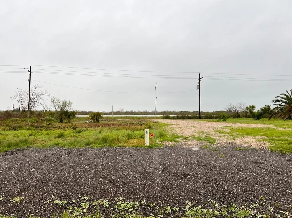 Unit for sale at 1112 Highway 87, Port Bolivar, TX 77650