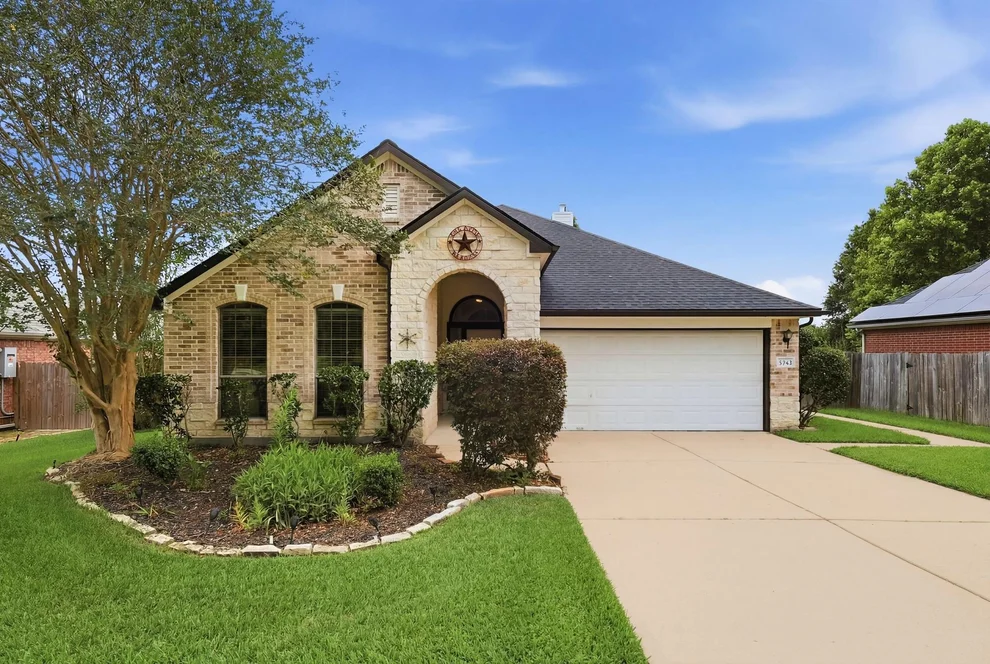 Unit for sale at 33043 Lois Lane Lane, Magnolia, TX 77354