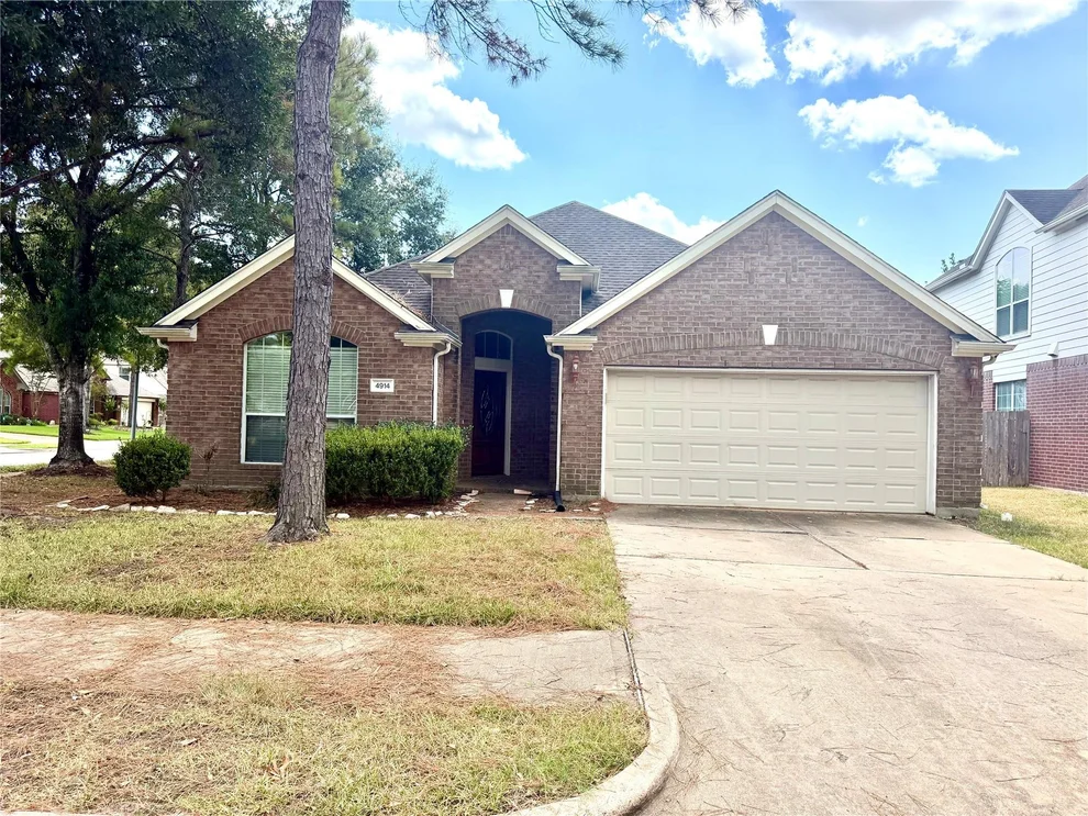 Unit for sale at 4914 Surrey Park Circle, Katy, TX 77494