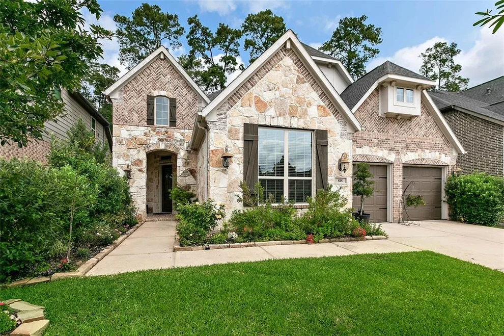 Unit for sale at 818 Evergreen Meadows Lane, Pinehurst, TX 77362