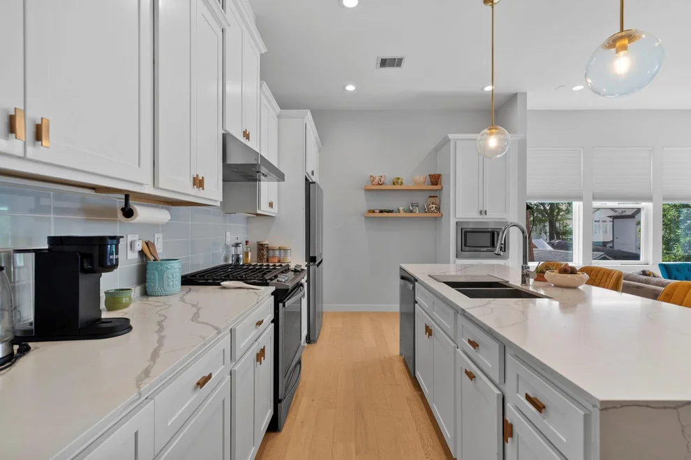 Unit for sale at 825 Martin Street, Houston, TX 77018