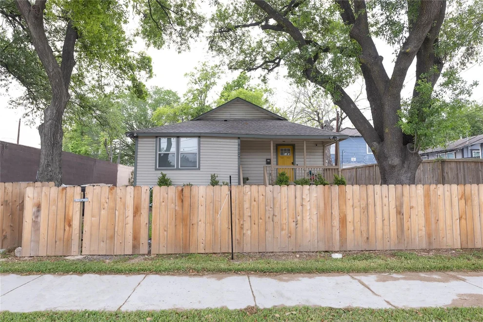 Unit for sale at 8007 Capitol Street, Houston, TX 77012
